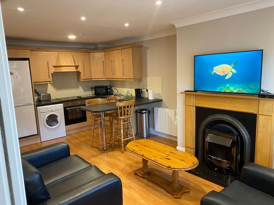 2 Bed Cosy Apartment In Heart Of Mullingar. Exterior foto