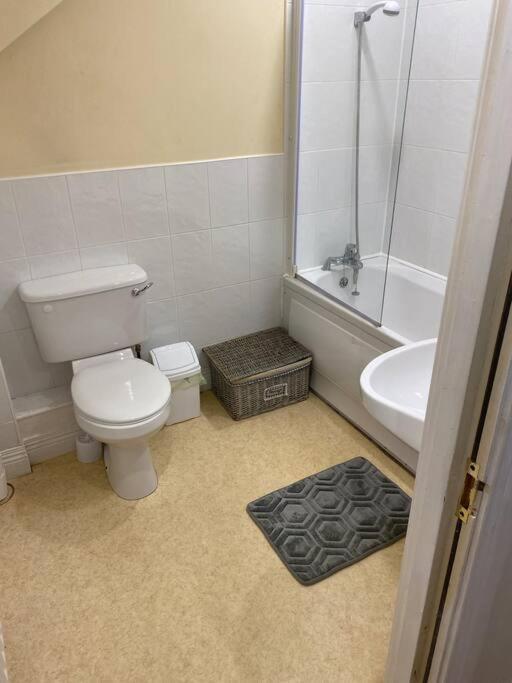 2 Bed Cosy Apartment In Heart Of Mullingar. Exterior foto